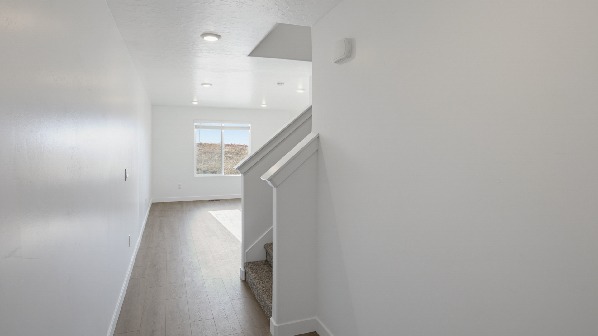 Spacious entryway
