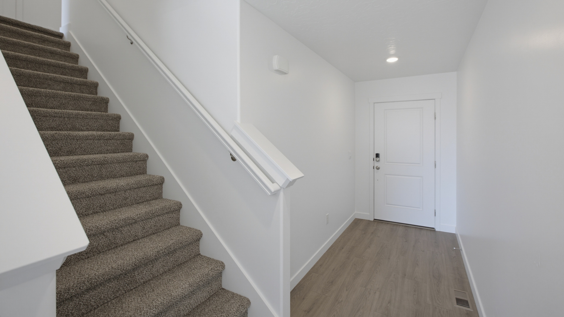 Spacious entryway