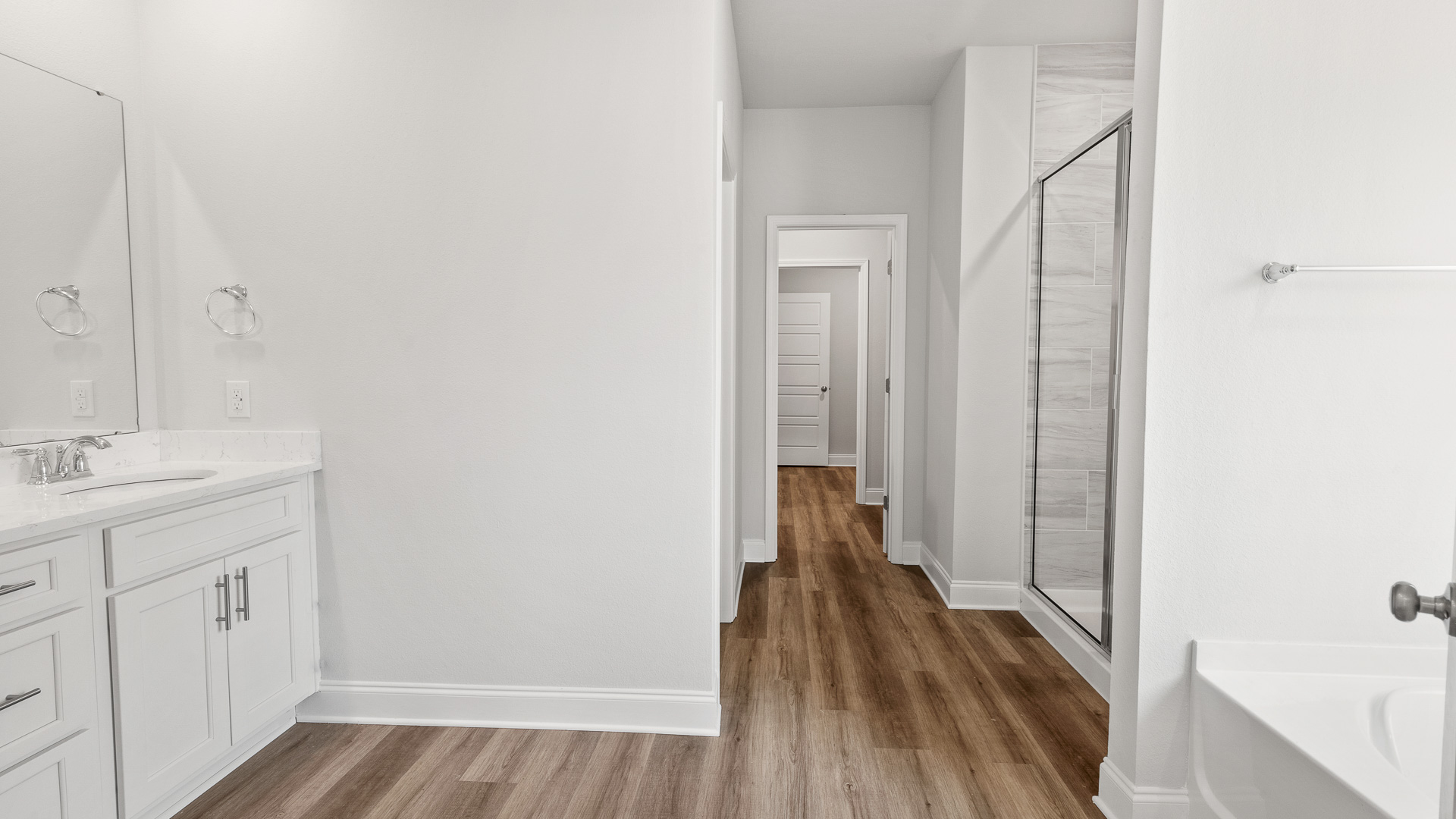 Spacious bathroom inside the primary suite