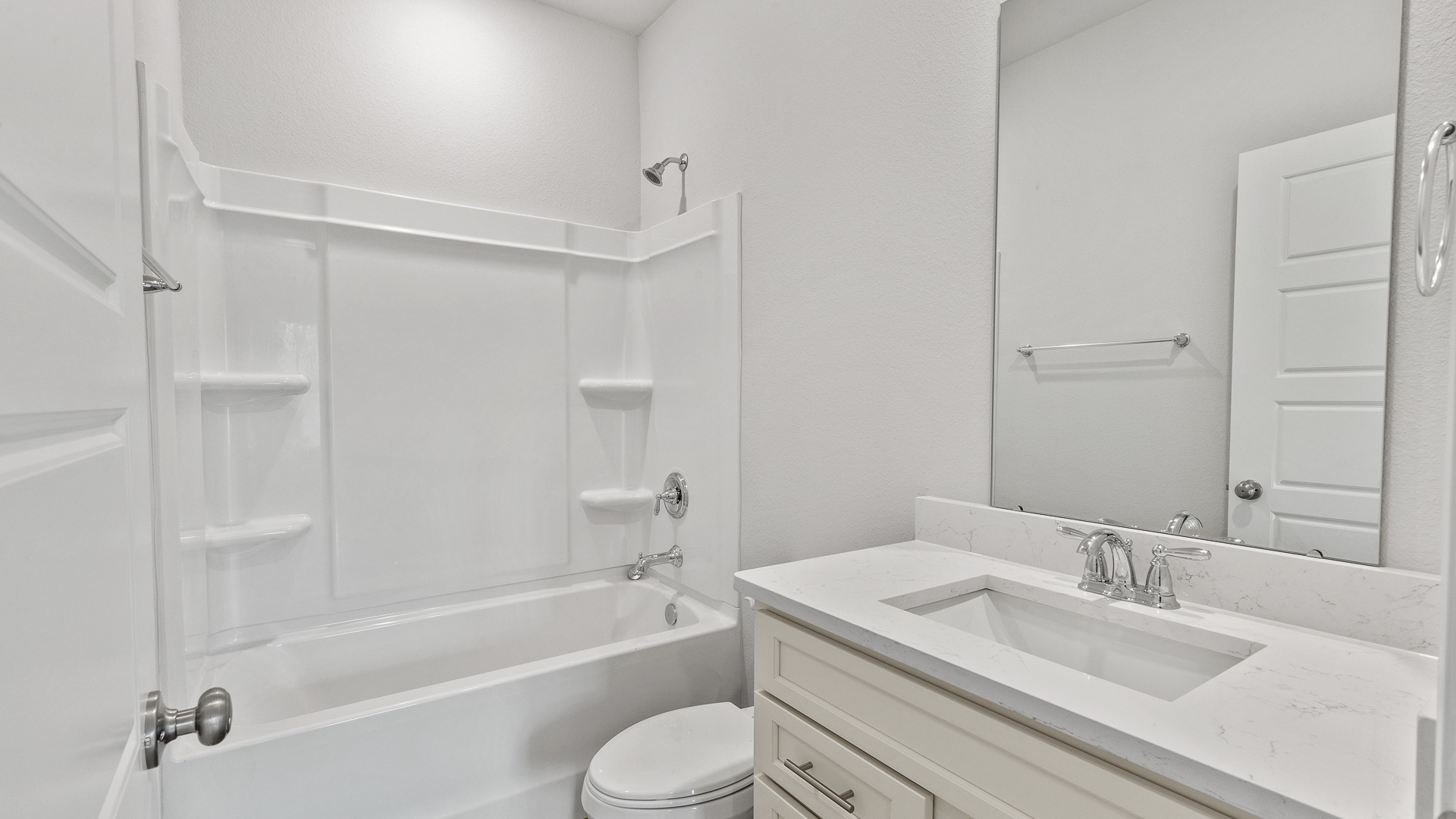 Guest bathroom inside the William