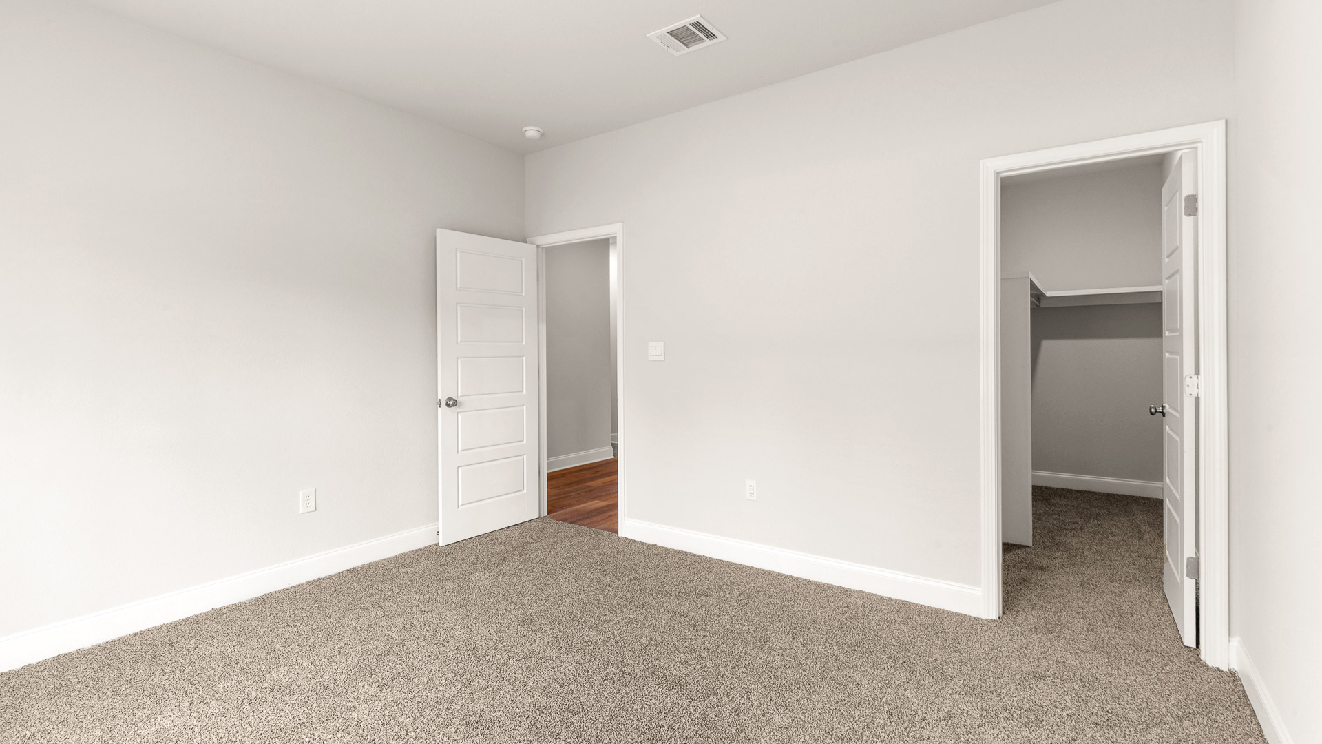 Bright and airy guest bathroom