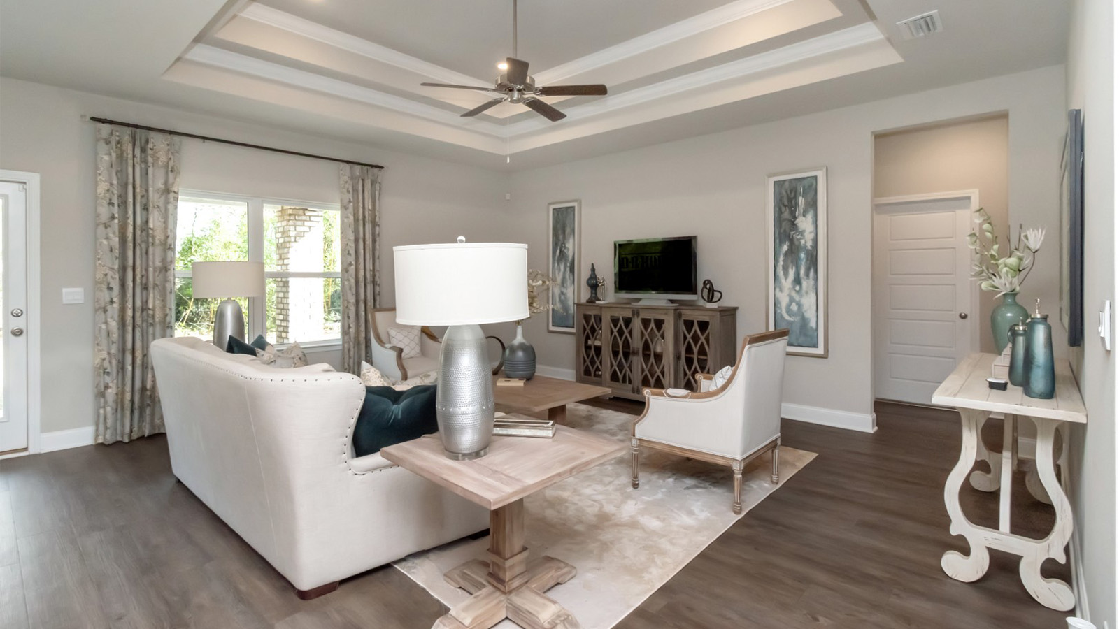 Expansive living space with cozy furnishings in Ocean Springs.