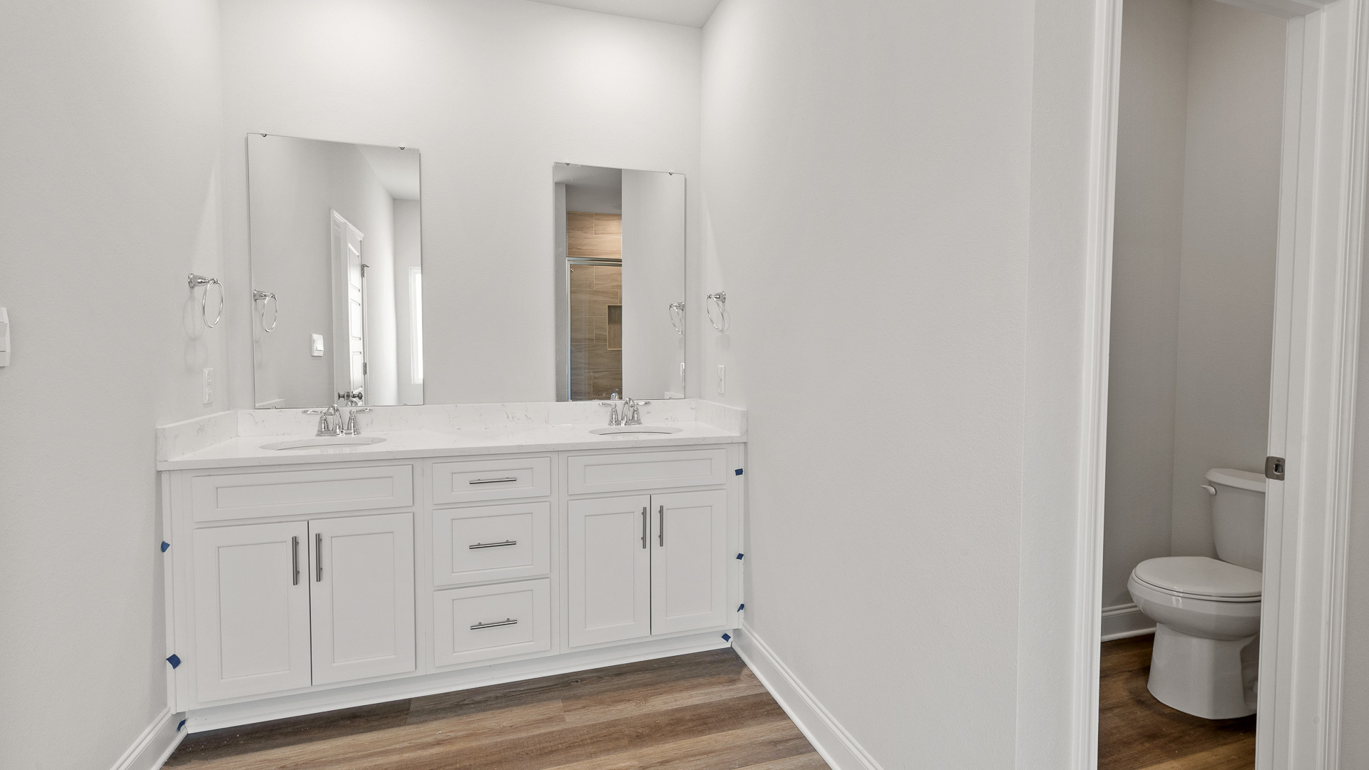 Double vanity in a Kingston in Palm Pointe.