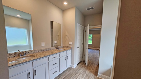 The Avery primary bathroom at Talla Pointe.