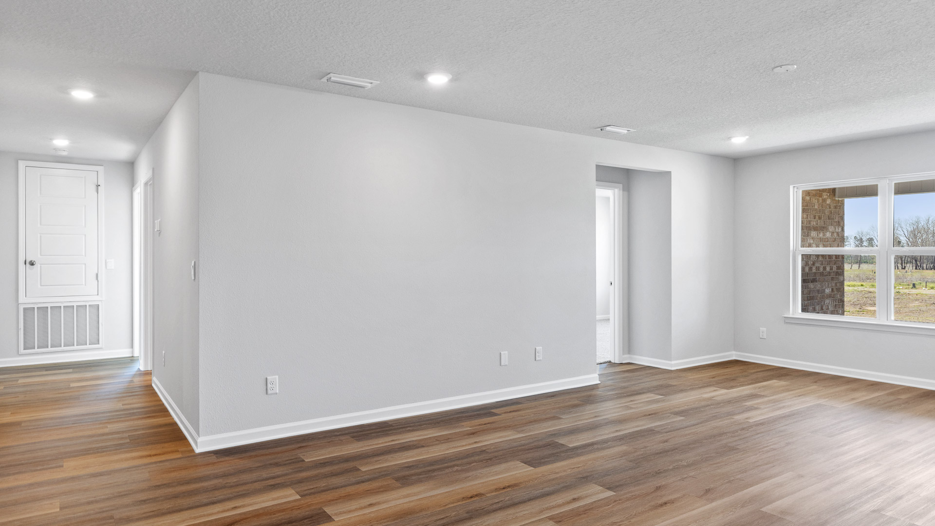 Spacious main area in the Booth