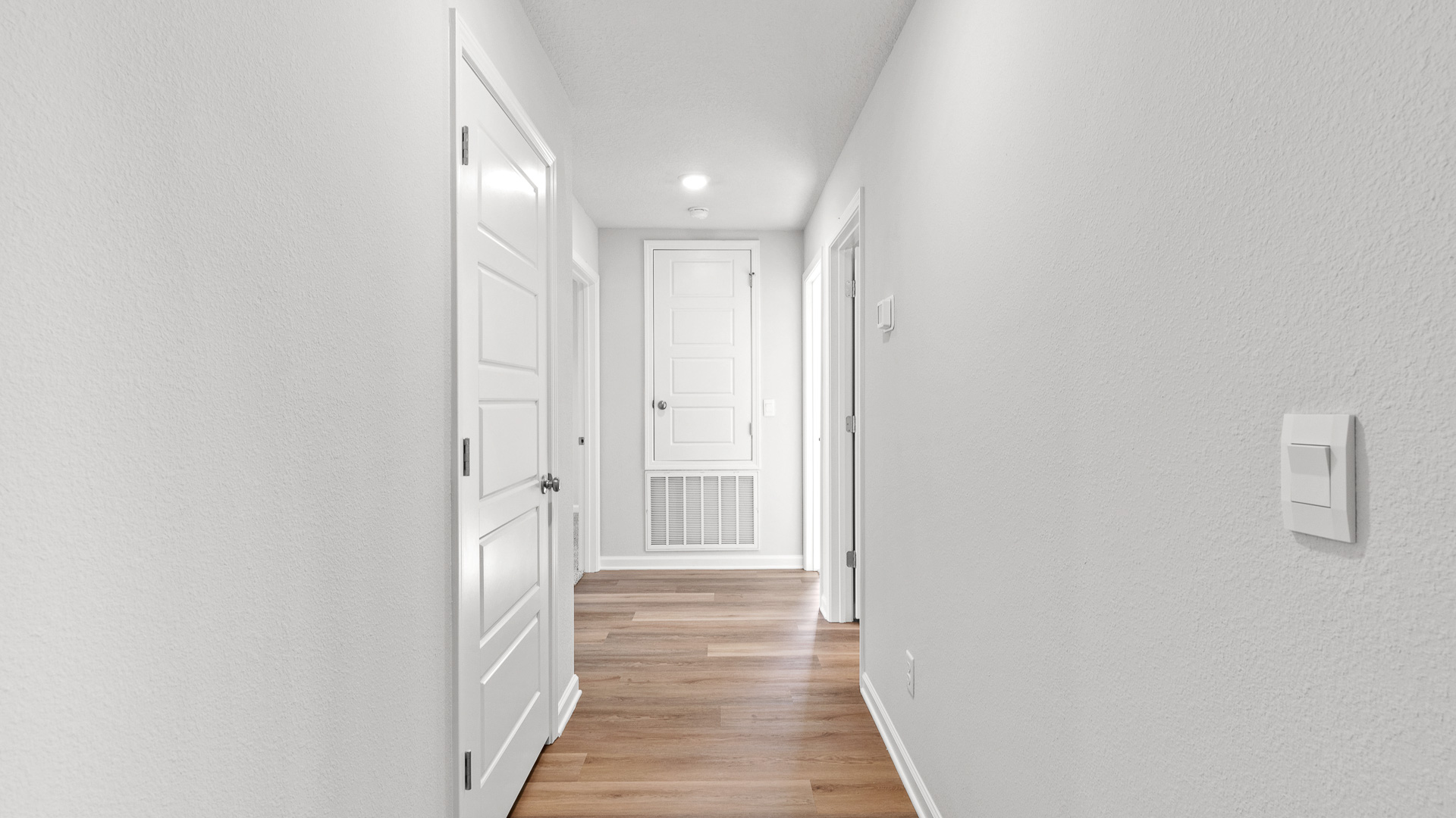 Hallway in the Booth plan built by D.R. Horton.