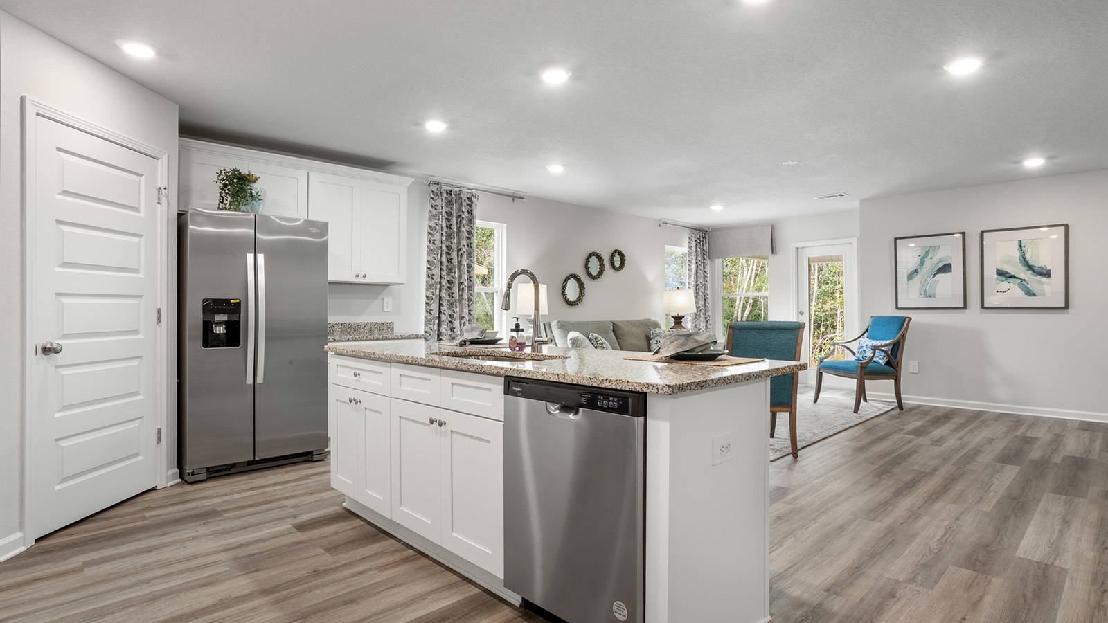 Kitchen's stand alone island inside the Lakeside