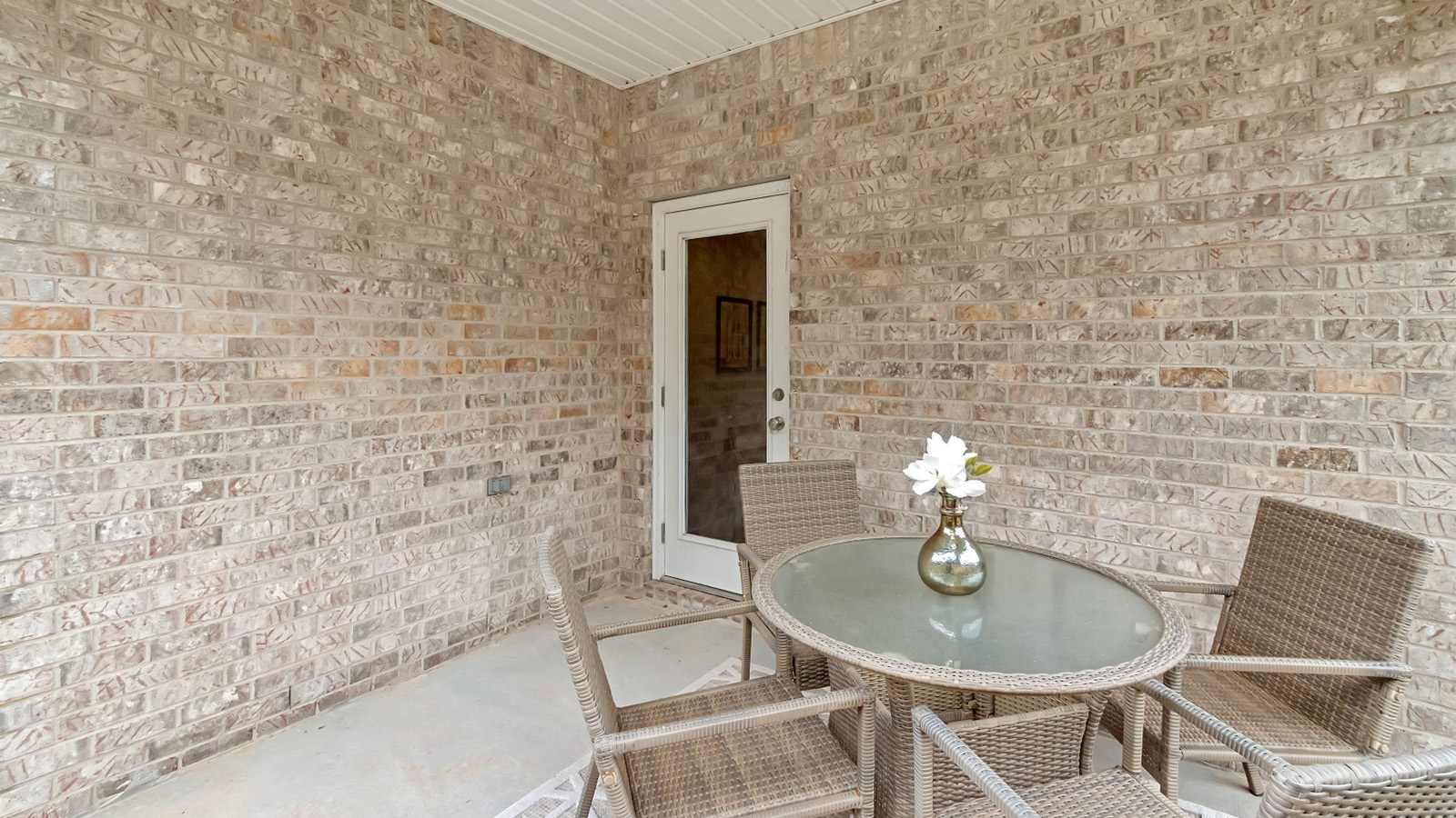 Outdoor entertaining space in the Rhett.