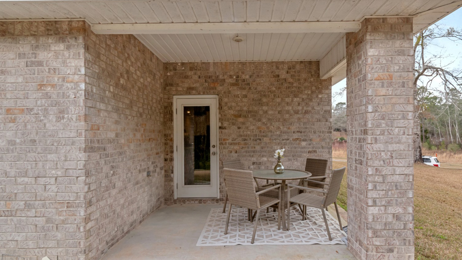 Covered porch in the Rhett.