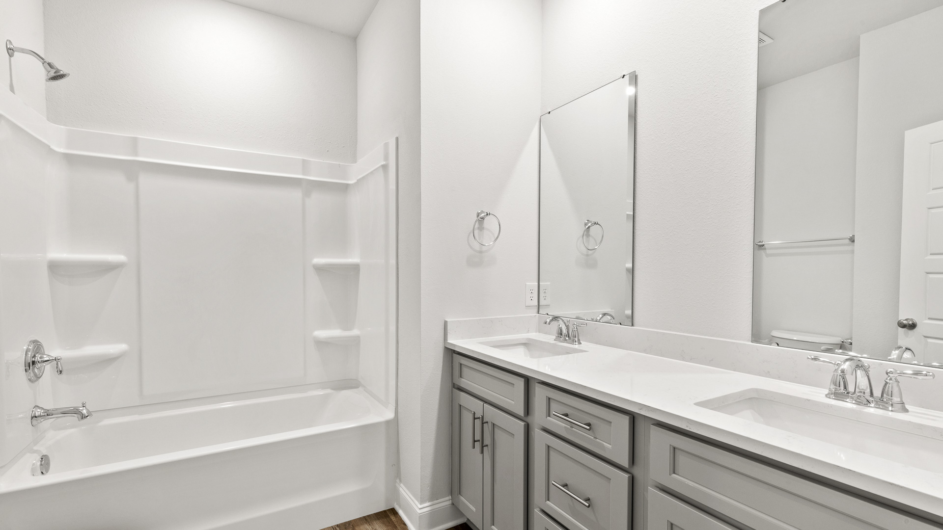 Bright and neutral guest bathroom