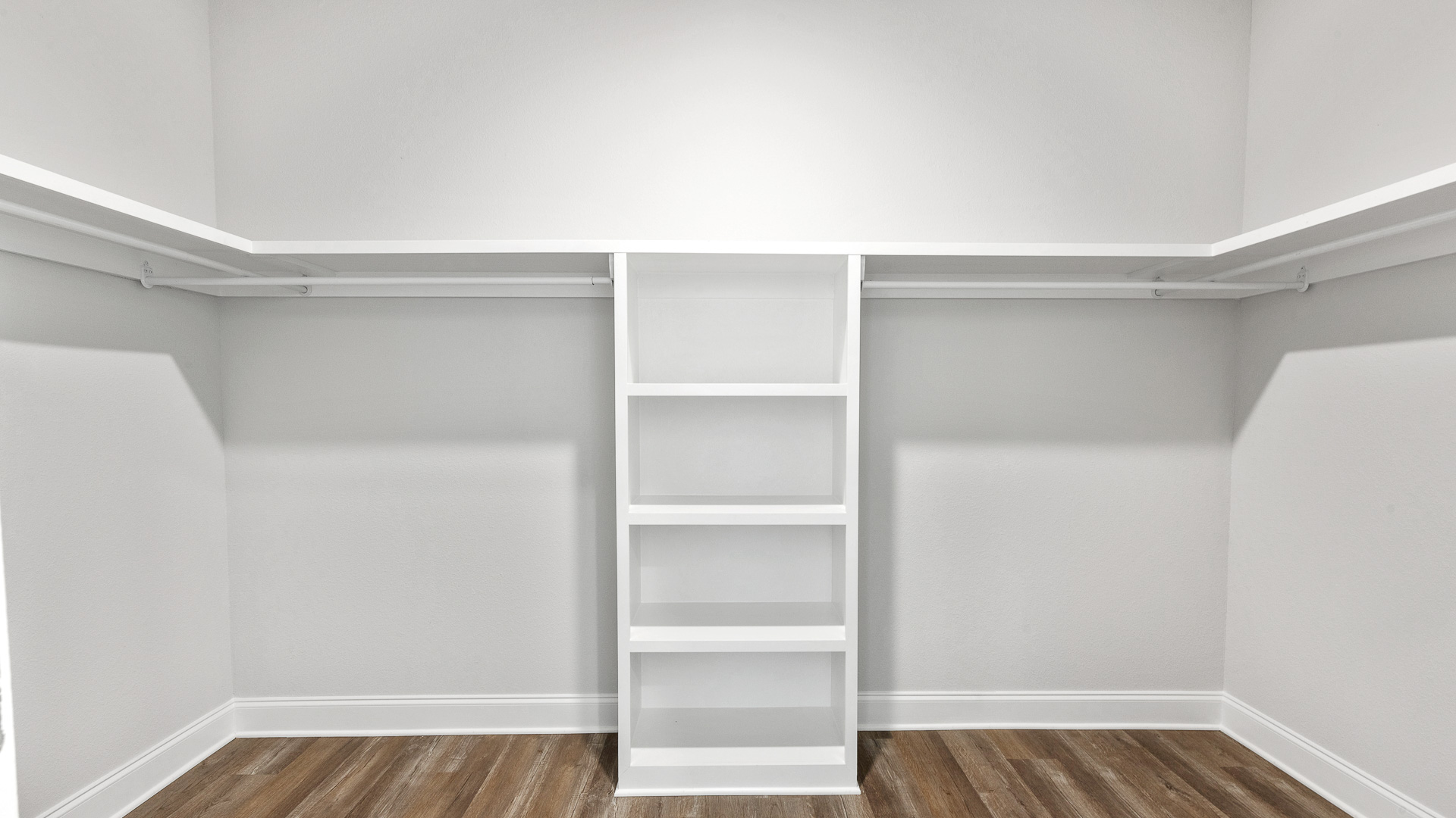 Spacious luxurious walk in closet