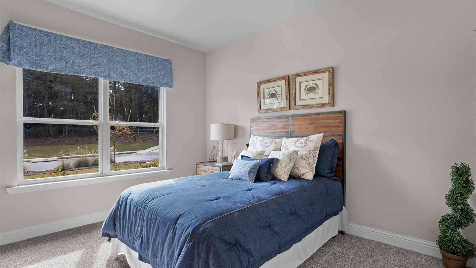 Secondary bedroom in the Hawthorne.