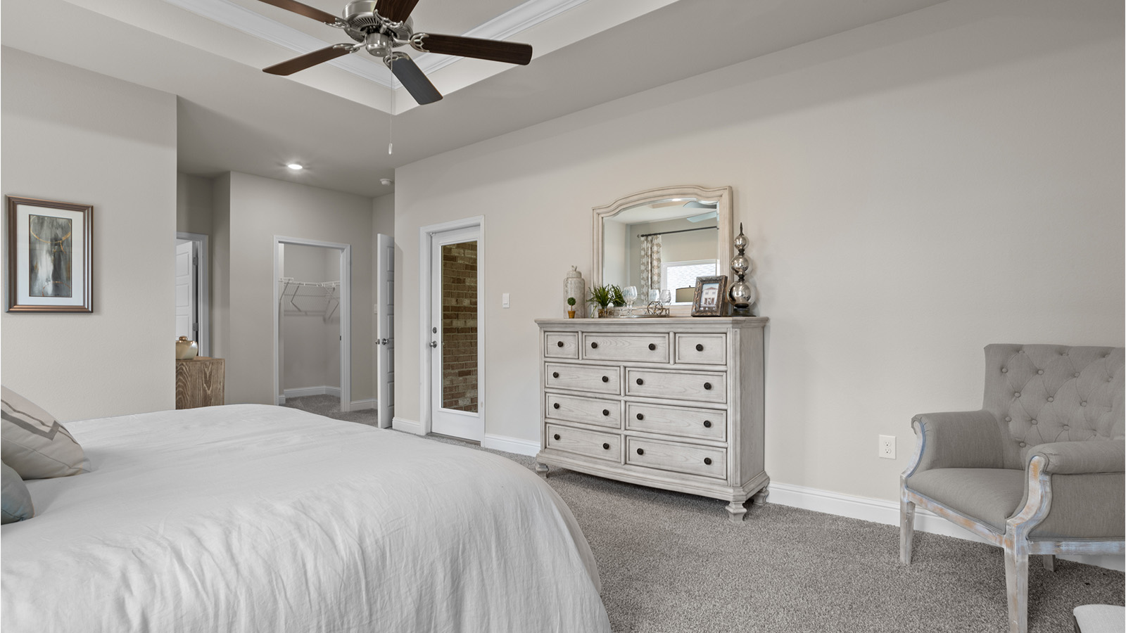 Guest suite in a new home.