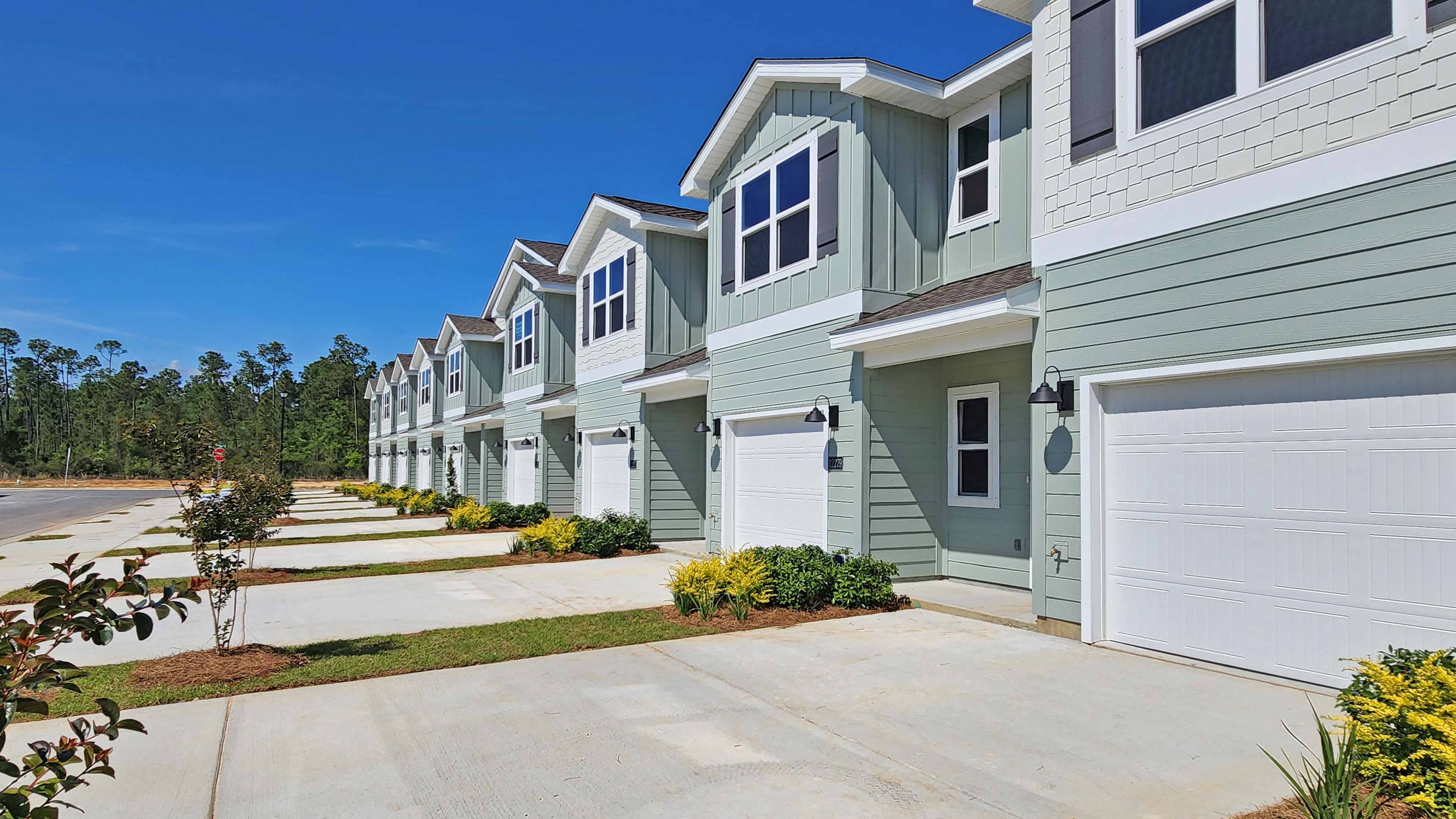 New Homes in Highland Lake THs Gulfport MS D R Horton