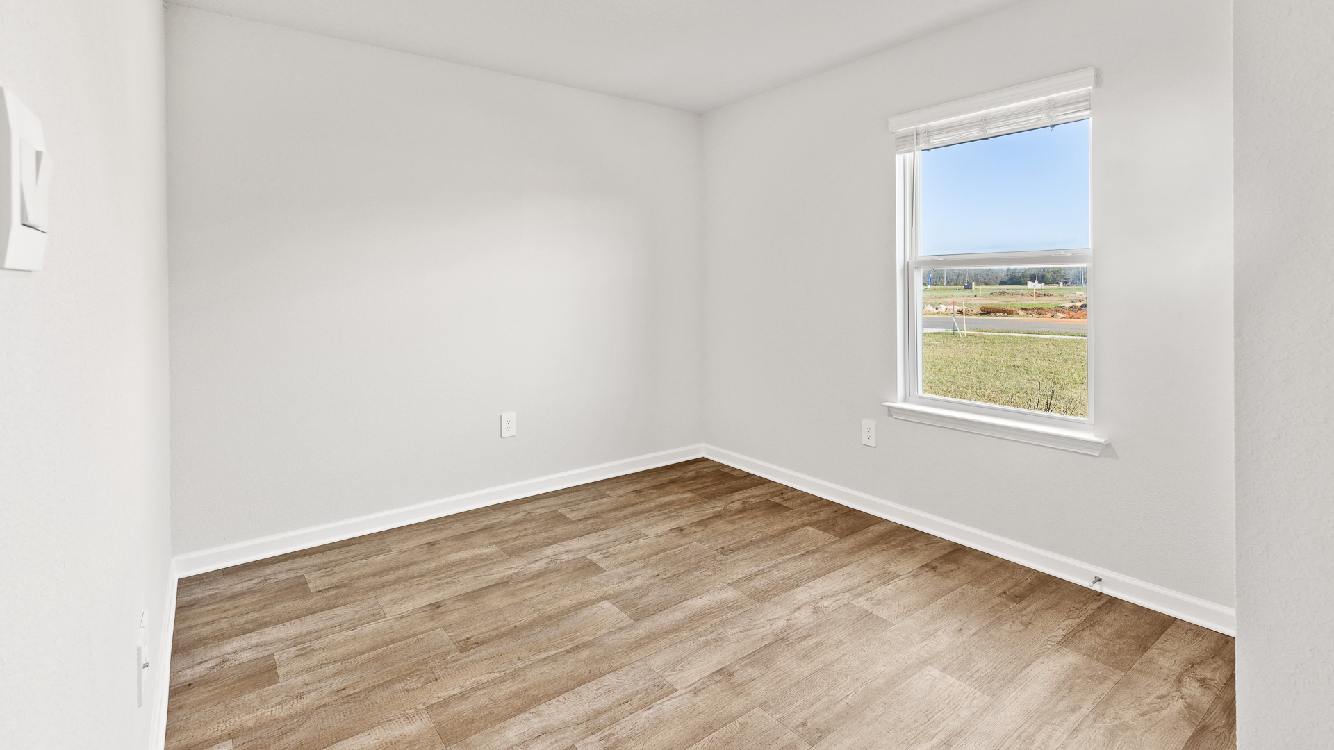 Guest bedroom in the Freeport.