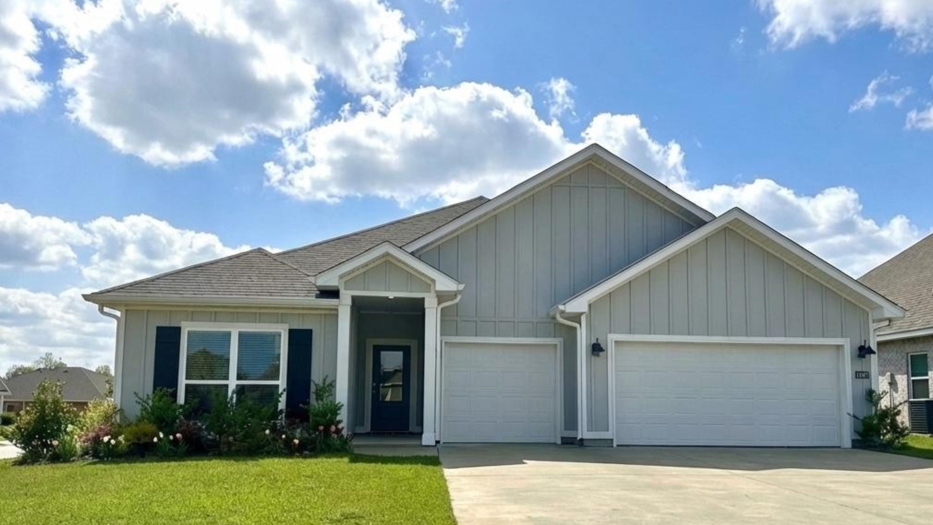 The Camden D8 Front Entry