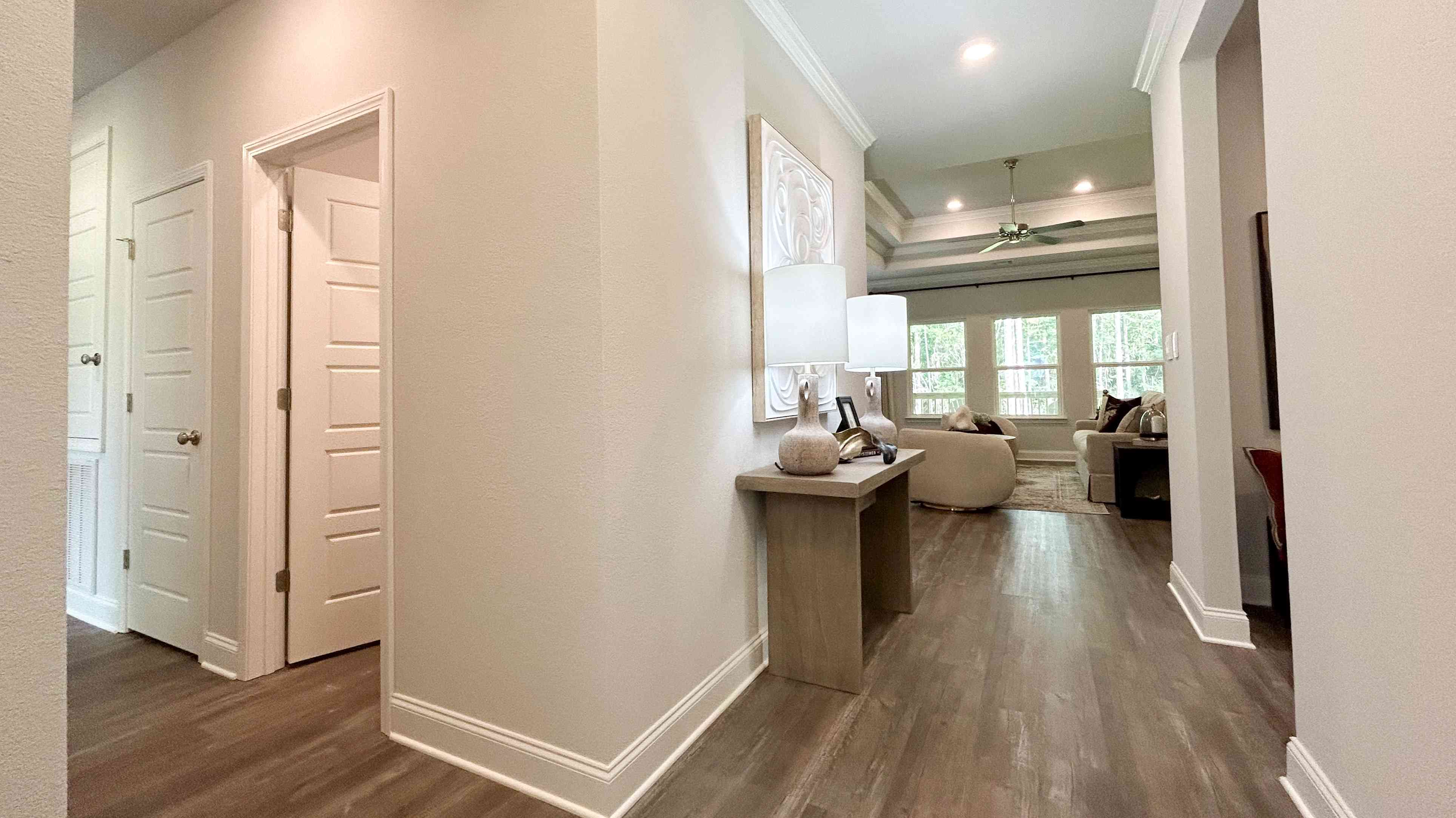 The Jasmine foyer area at Castlewoods.