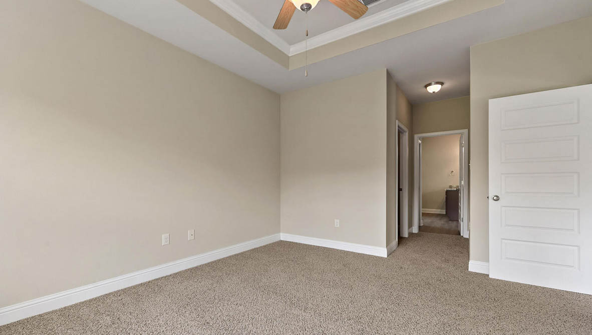 Airy and bright bedroom