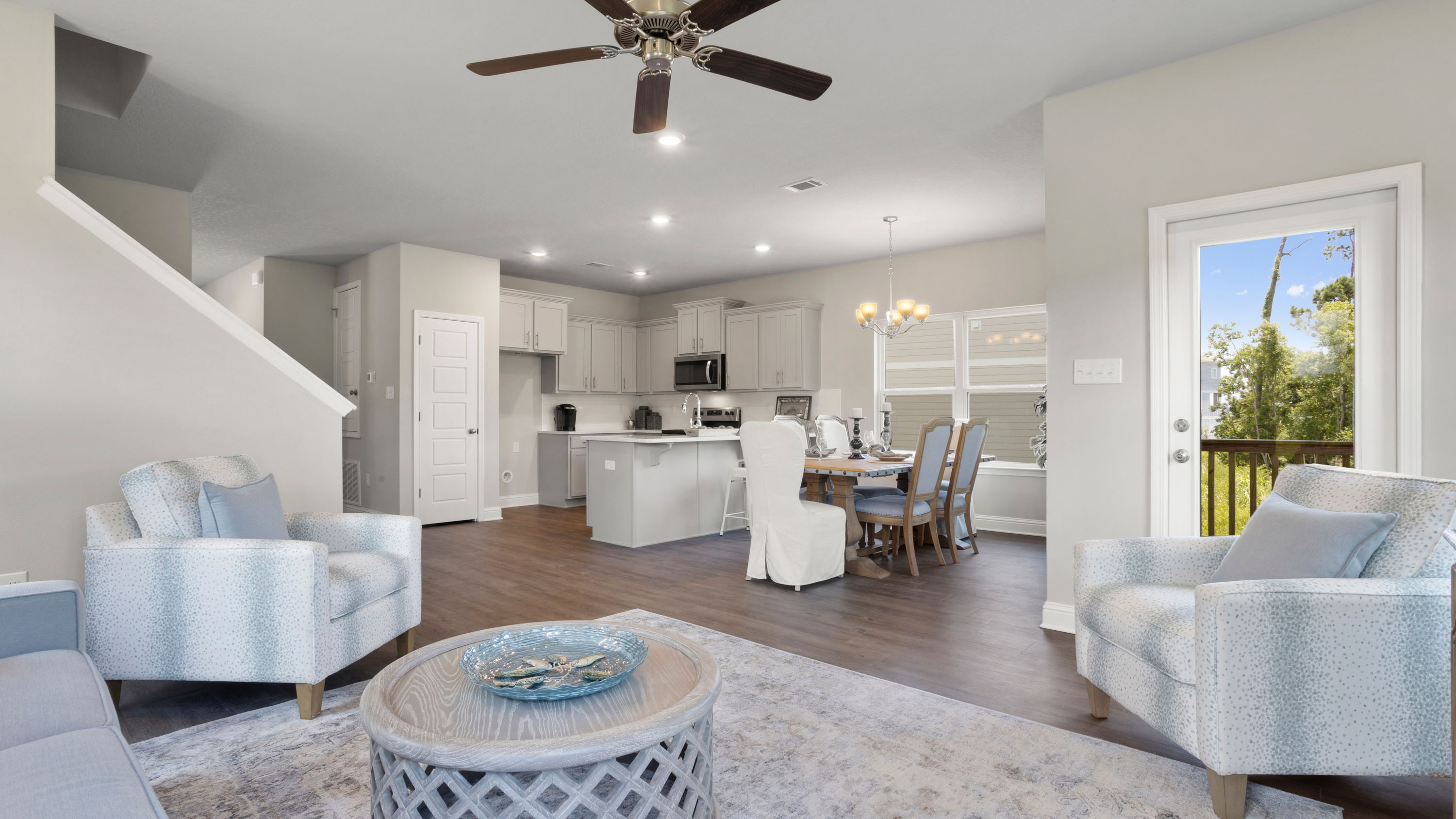 Spacious open floor concept