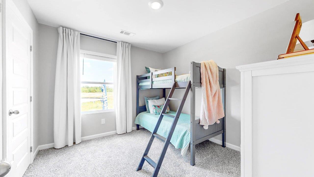 Versatile bedroom ideal for guests, office, or playroom