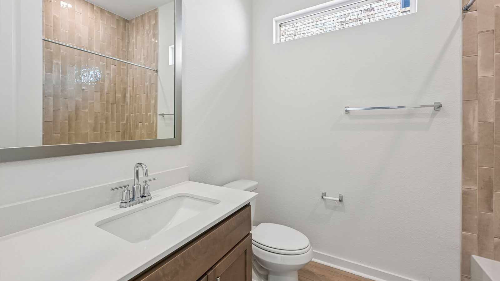 Secondary bathroom.
