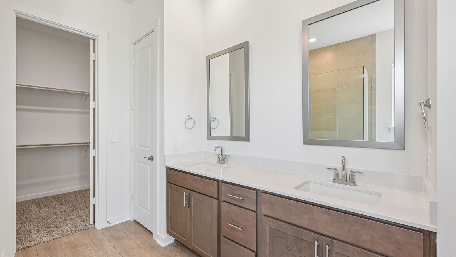 Edinburg En Suite Bathroom with Double Vanity