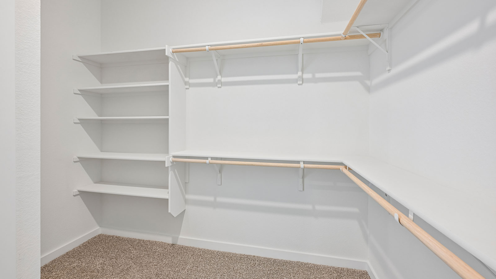 Edinburg Primary Walk-in Closet