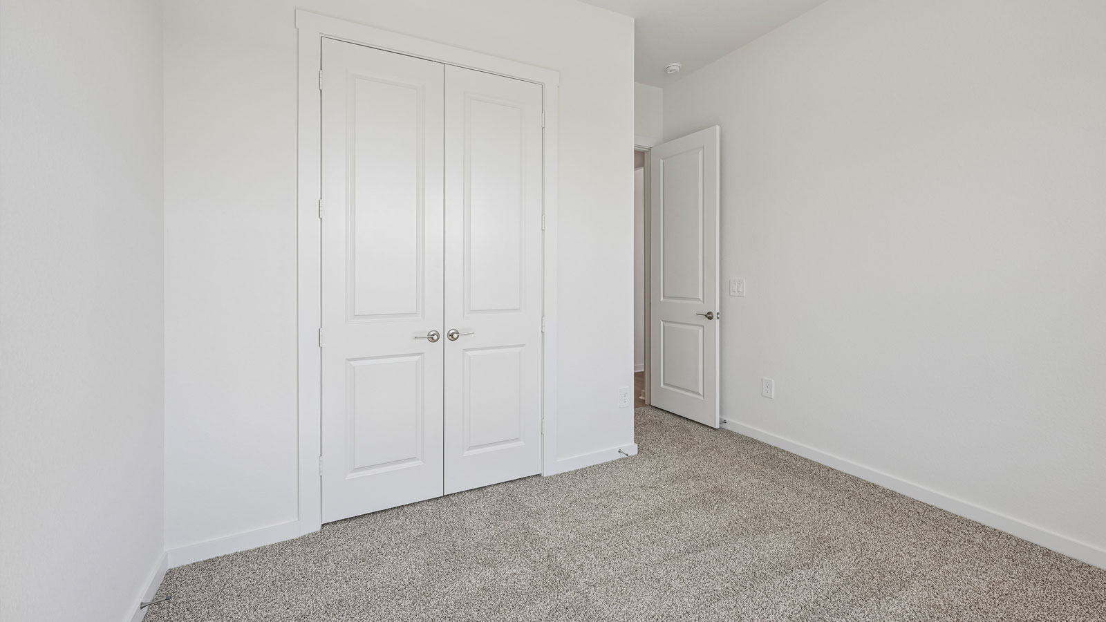 Edinburg Bedroom 4 with Carpet
