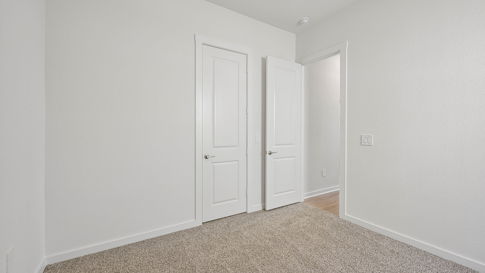 Edinburg Bedroom 3 with Carpet