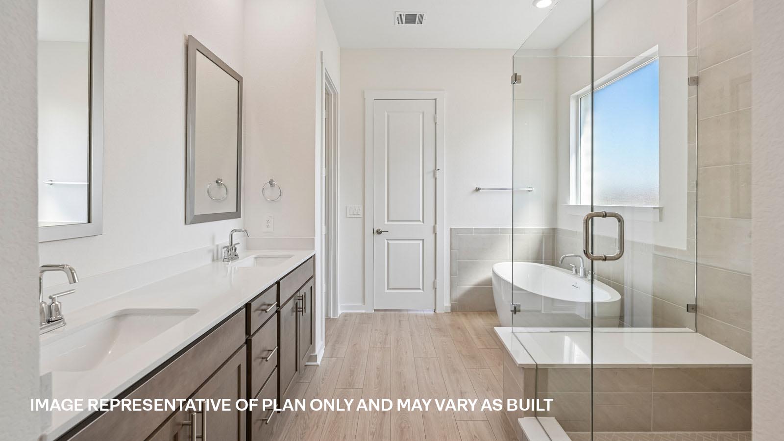 Edinburg En Suite Bathroom with Double Vanity