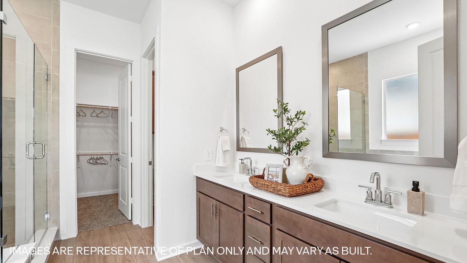 Garrett En Suite Bathroom with Double Vanity