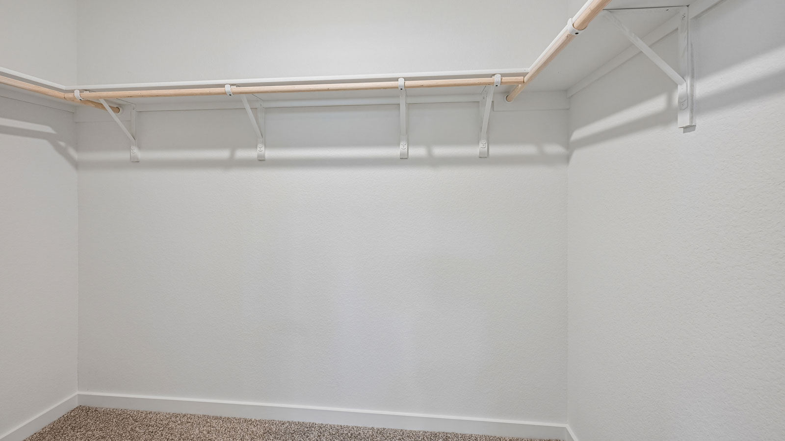 Keller Walk in Closet to Bedroom 3