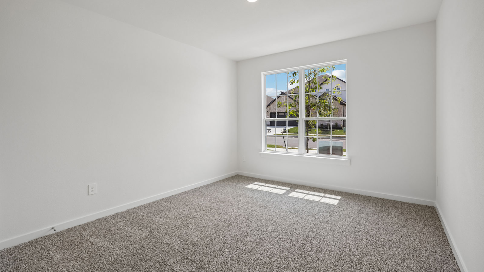 Salinger Bedroom 4 with Carpet
