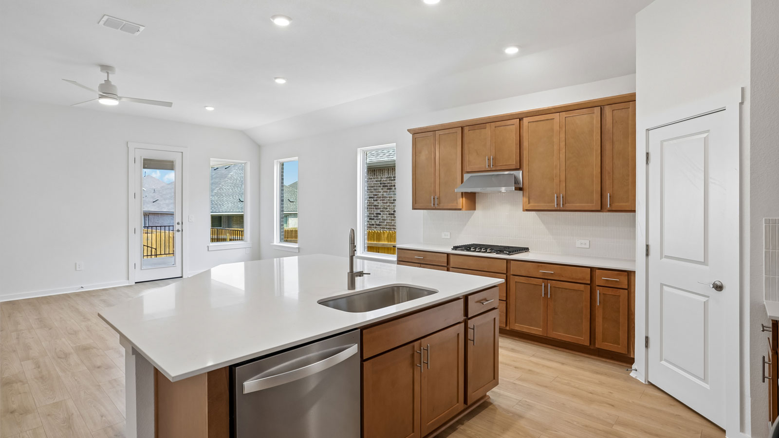 Salinger Spacious Kitchen with Island