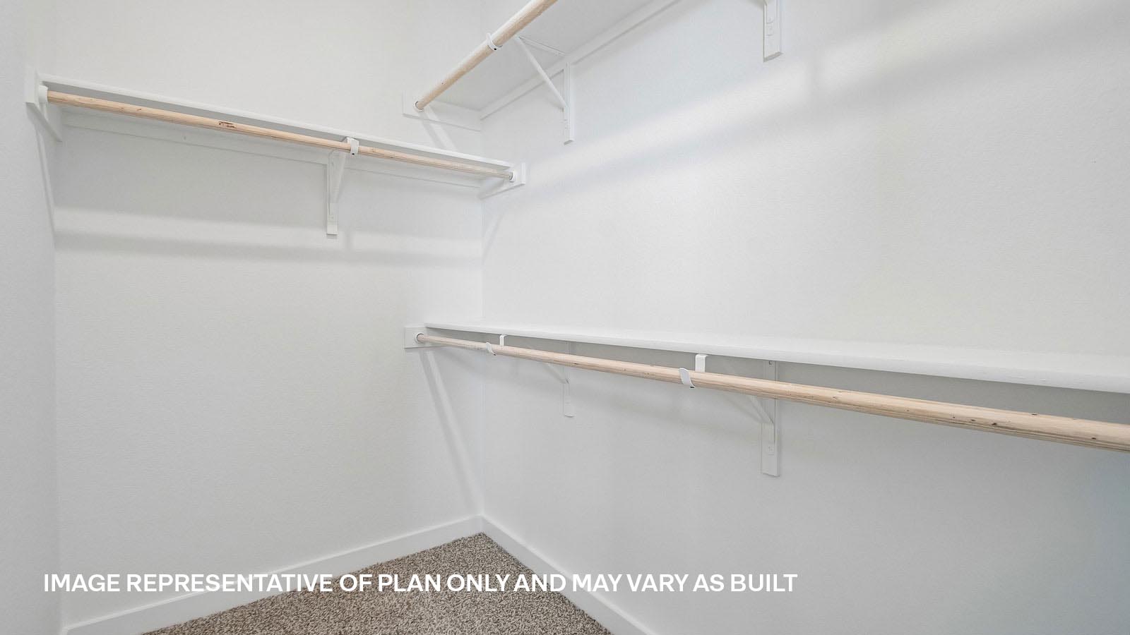 Homer Walk-in Closet
