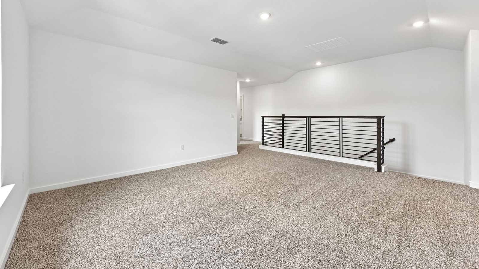 Perry Spacious Game room
