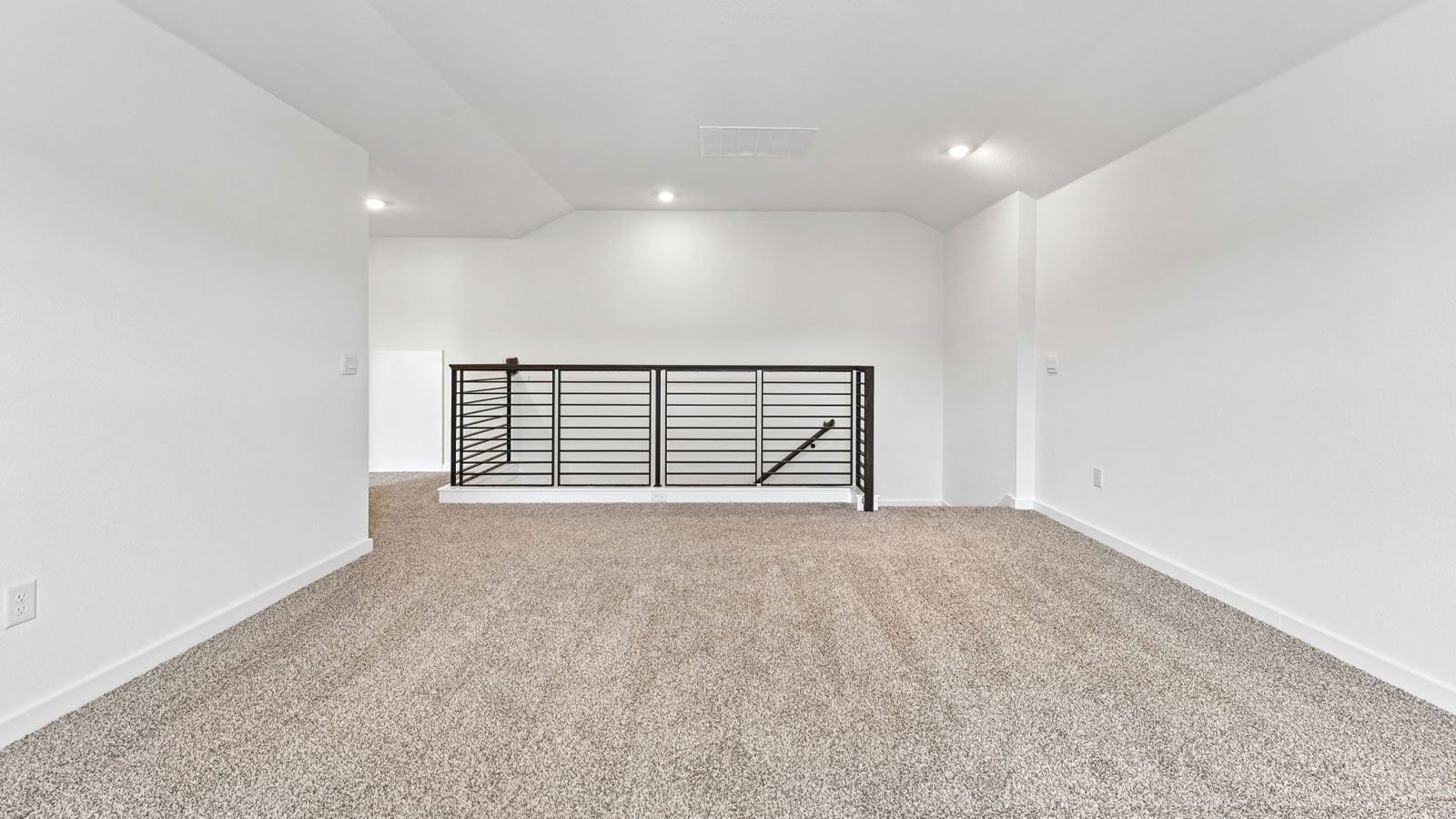 Perry Spacious Game room