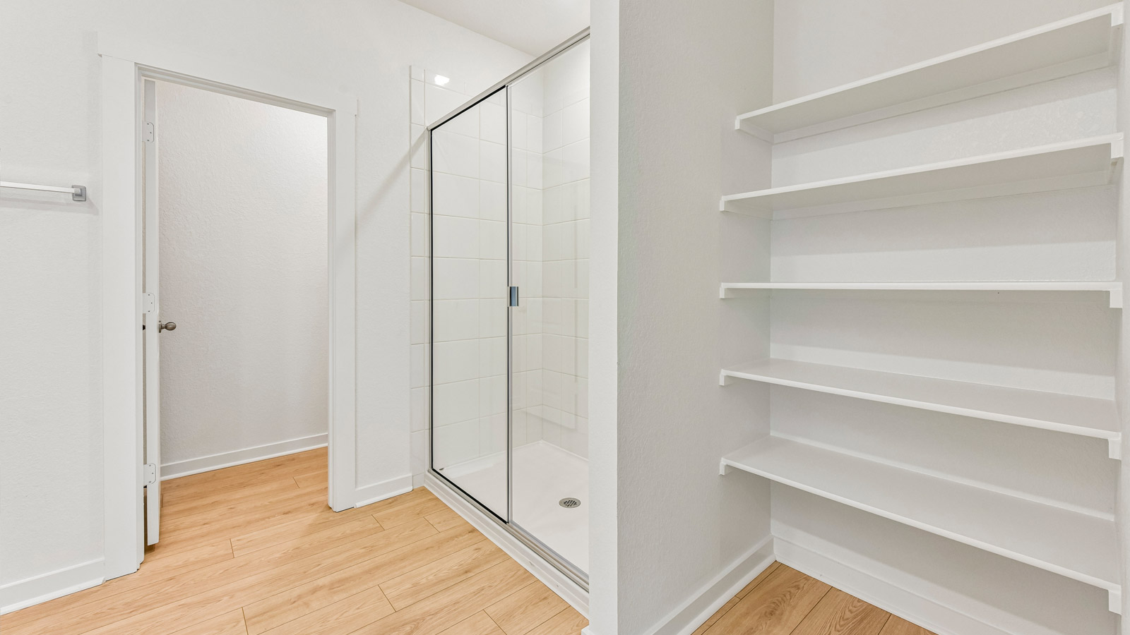 Quincy En Suite Bathroom with Walk-in Shower