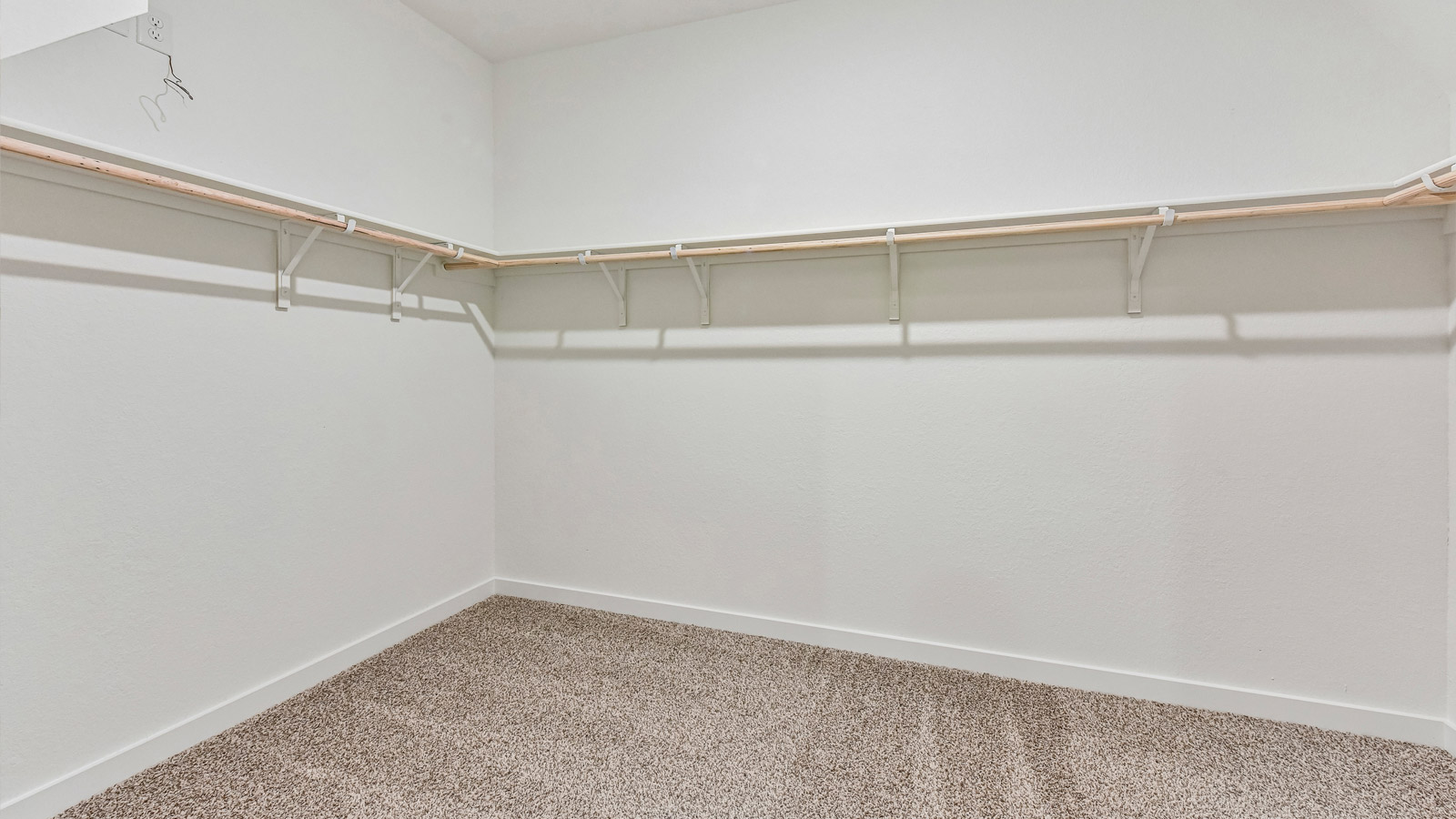 Quincy Walk-in Closet