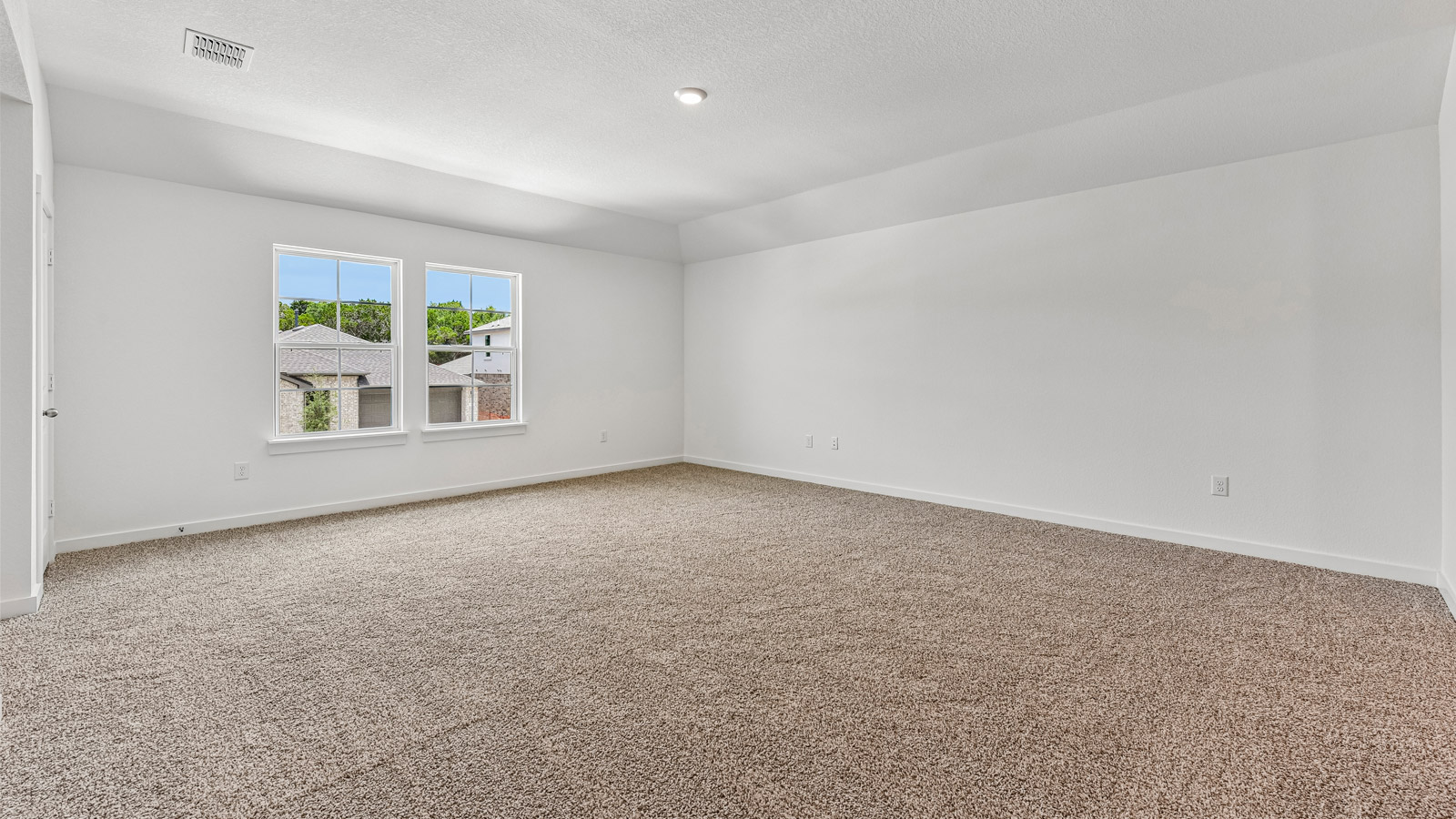 Quincy Spacious Game room