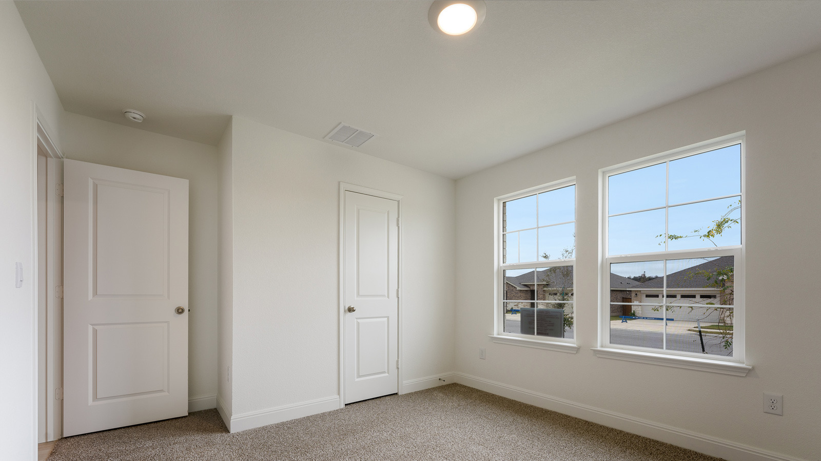 Bedroom 2 with closet.