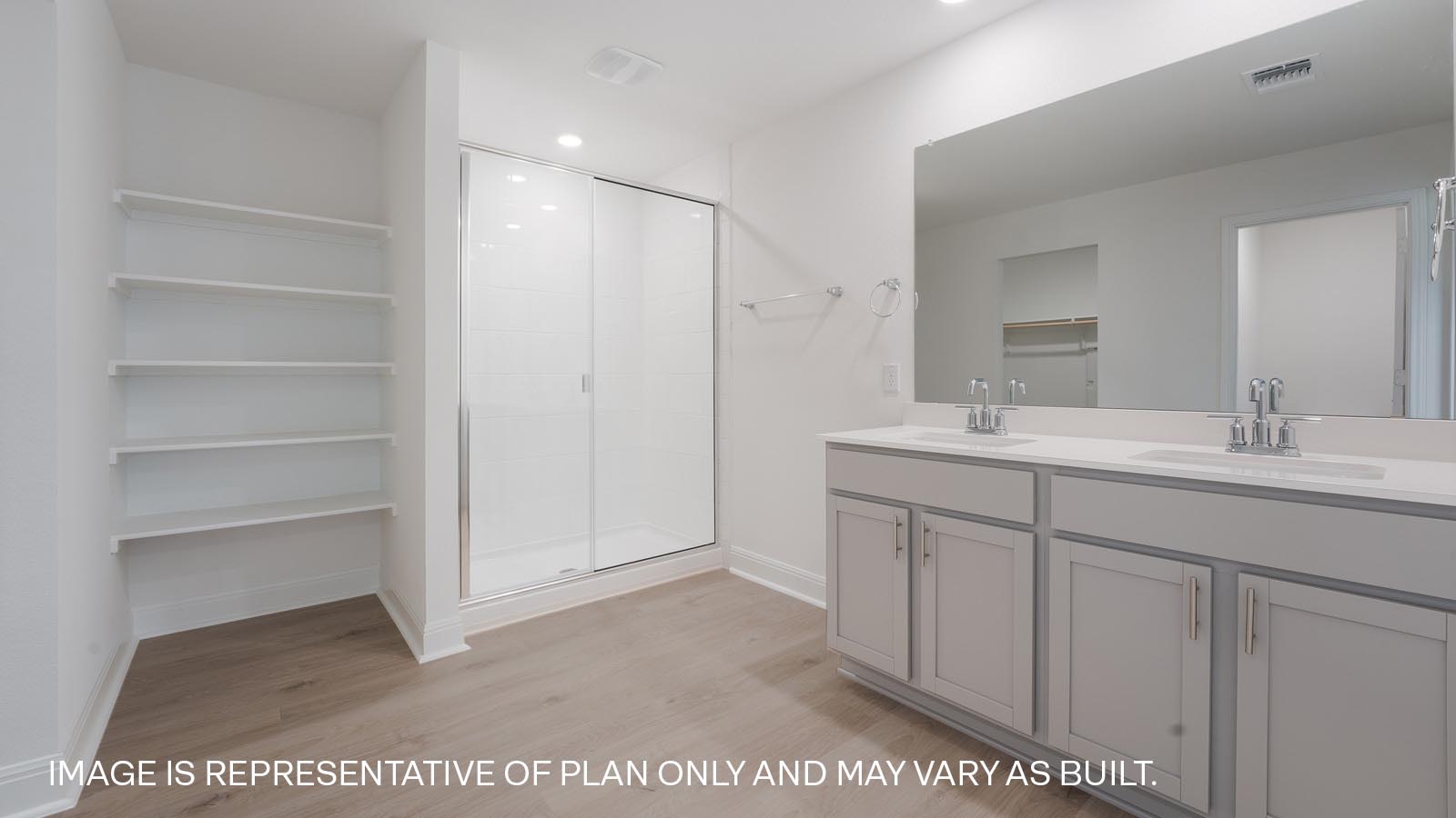 Lakeway En Suite Bathroom with Double Vanity