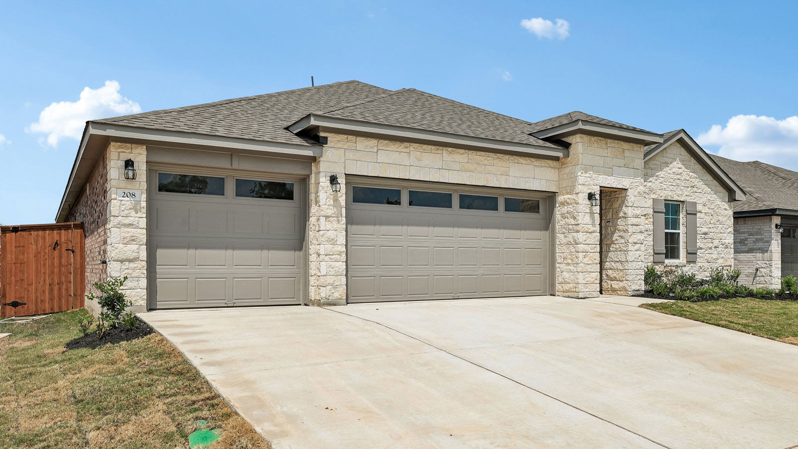 208 Rivers Edge Dr exterior