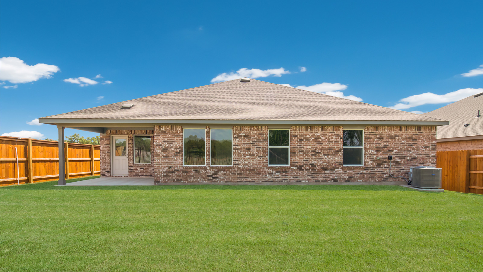 Back exterior of the Holden floorplan.