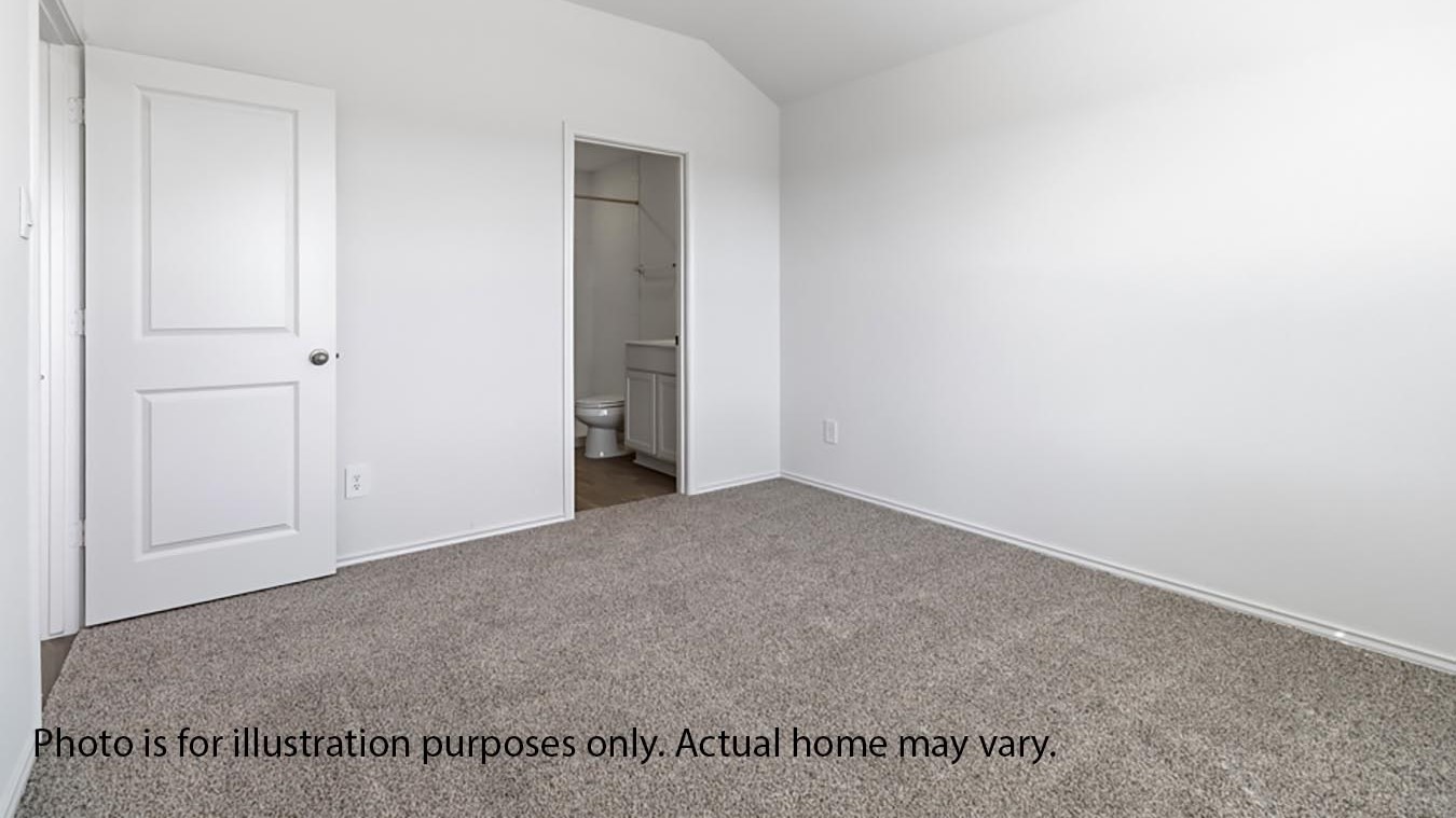 Primary suite with carpet