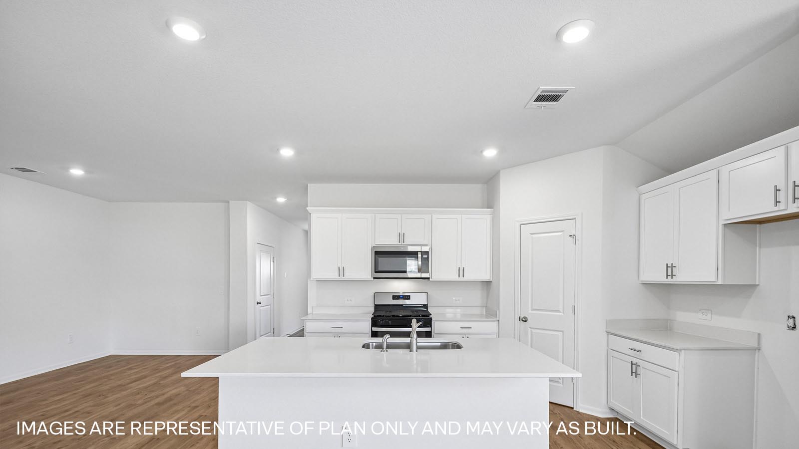Lakeway Beautiful Modern Kitchen