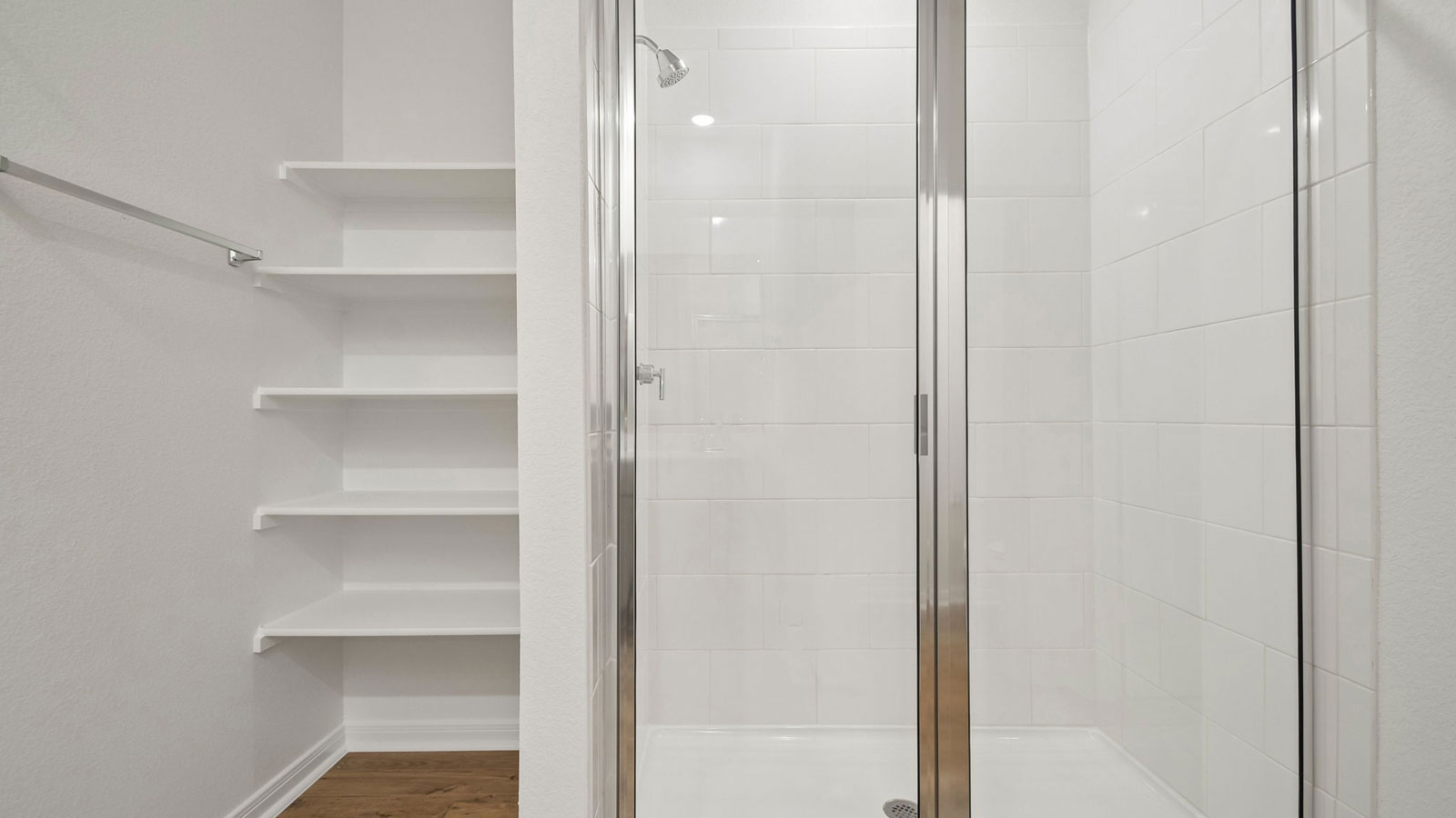 Mitchell En Suite Bathroom