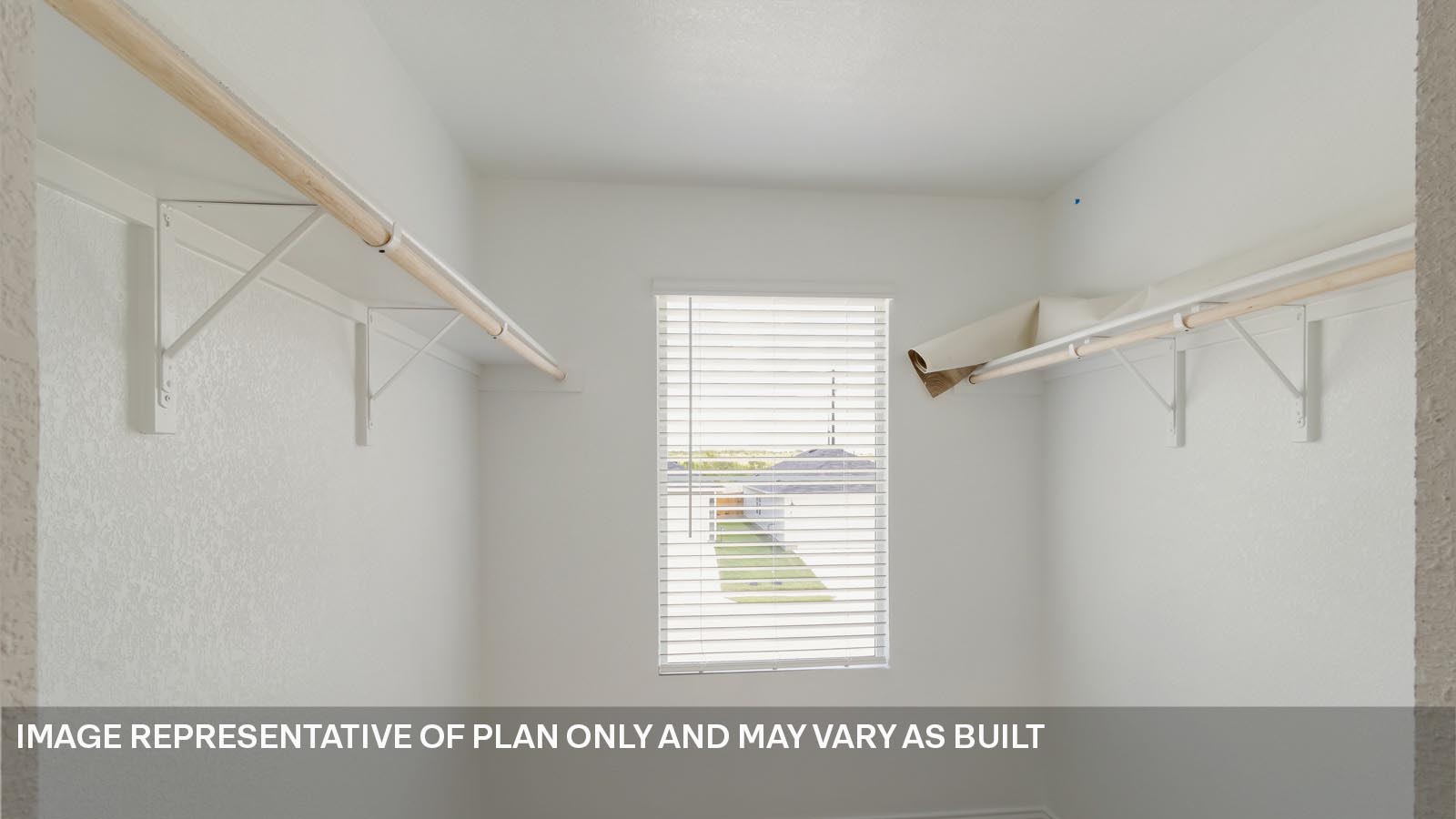 Franklin Walk-in Closet