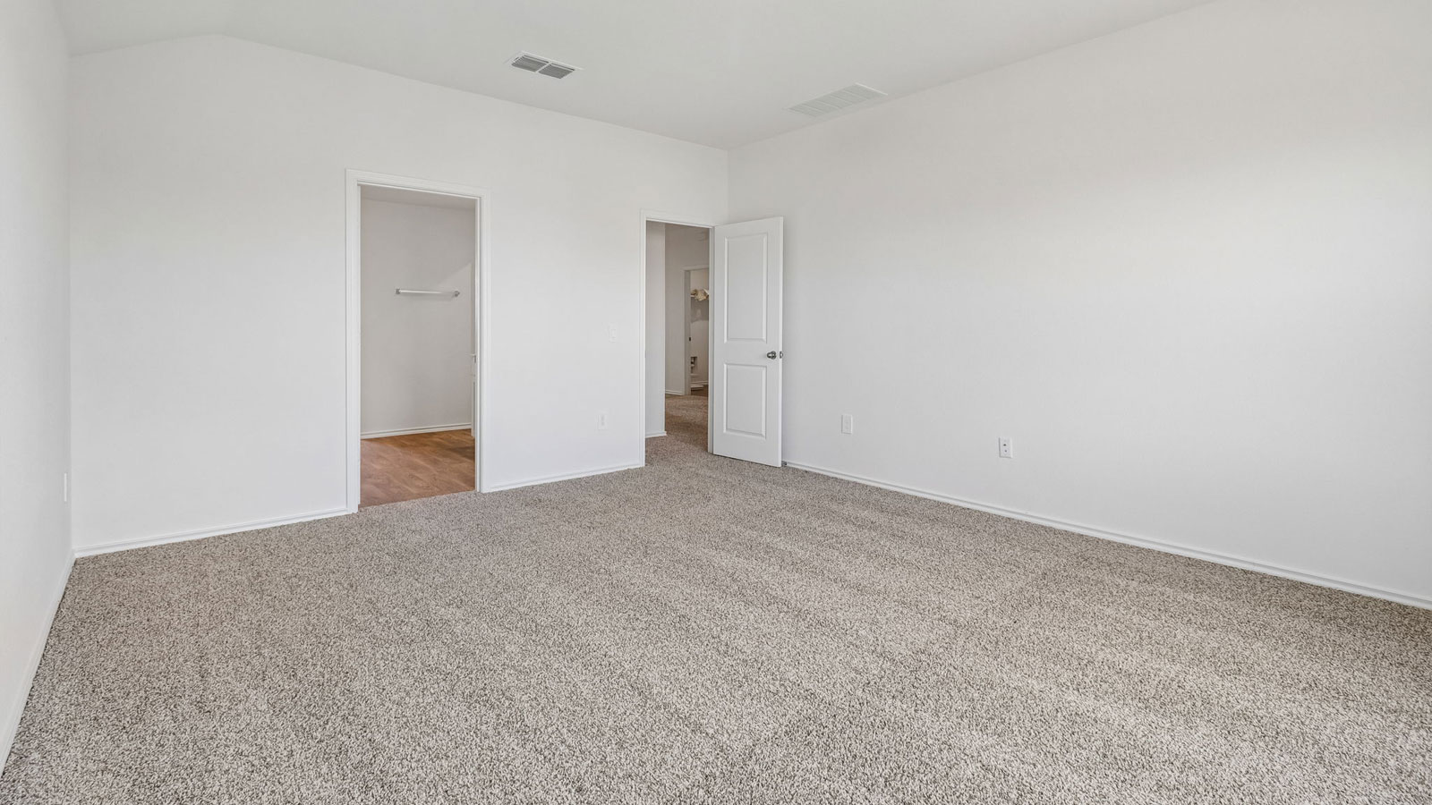 Sycamore Primary Bedroom with Carpet