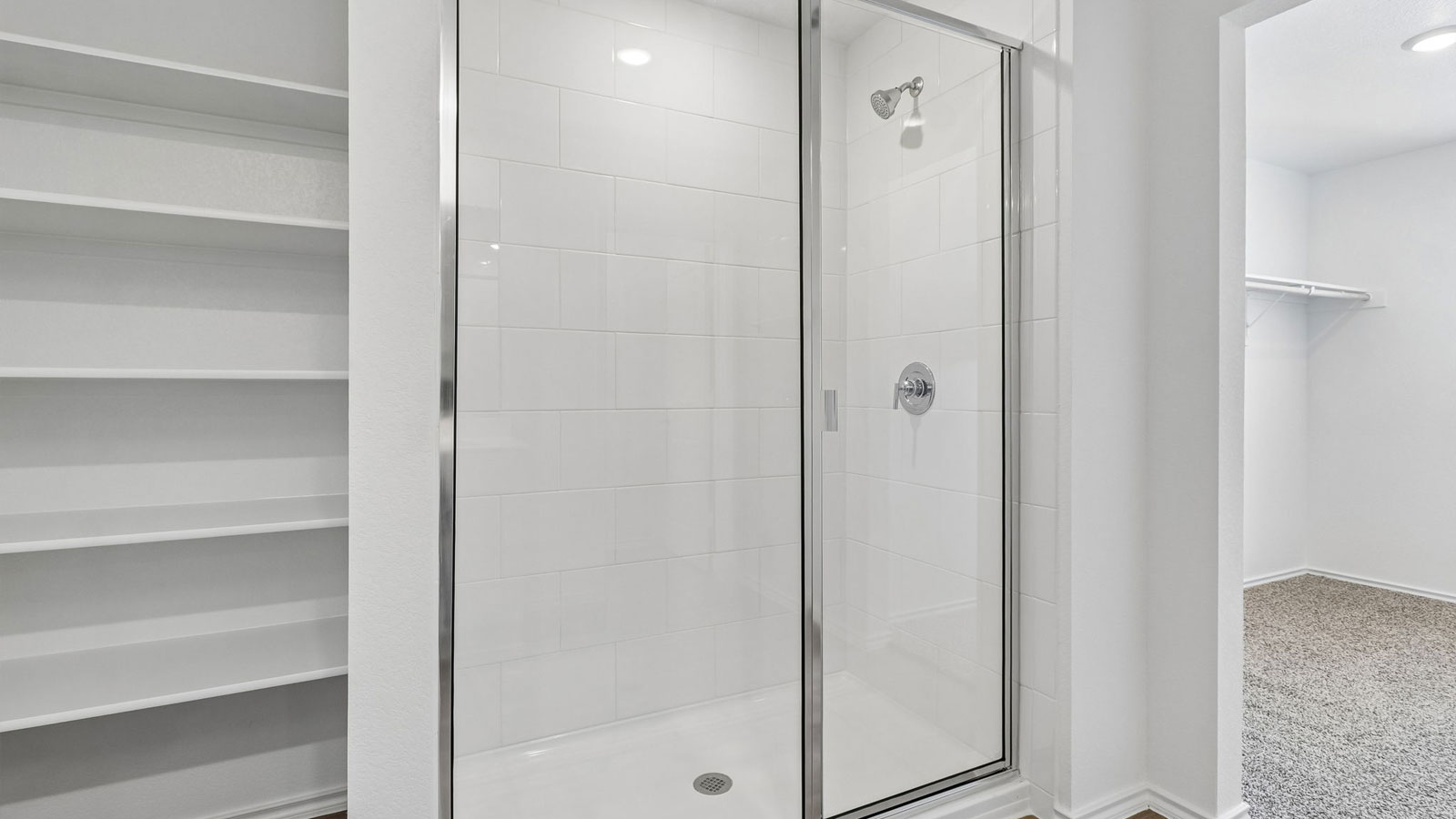 Sycamore En Suite Bathroom with Double Vanity
